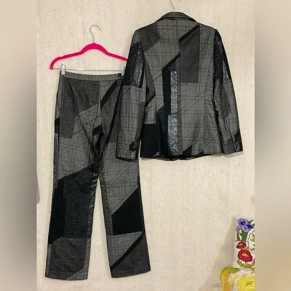 BCBGMAXAZRIA Runway Patchwork Pant Suit Size 2 - Picture 3 of 16